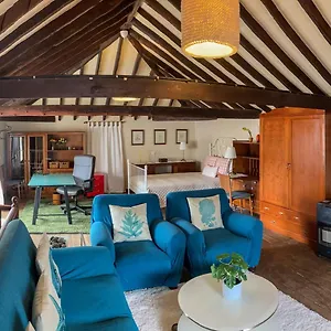 Habitación en casa particular Donde Conchita, Buhardilla Con Bano Compartido, Cerca Del Aeropuerto Norte, La Laguna (Tenerife)